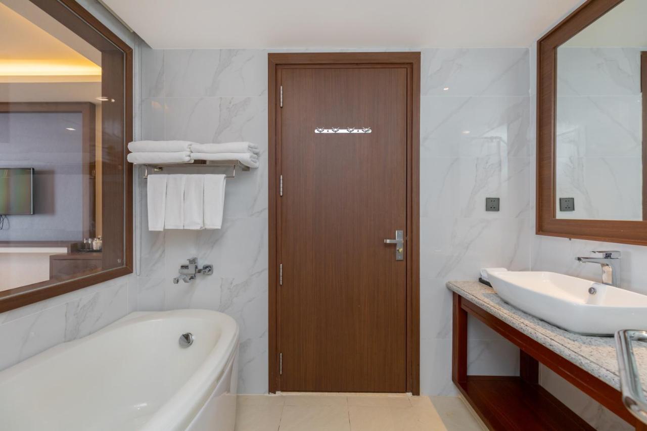 Vung Tau Riva Hotel Екстер'єр фото